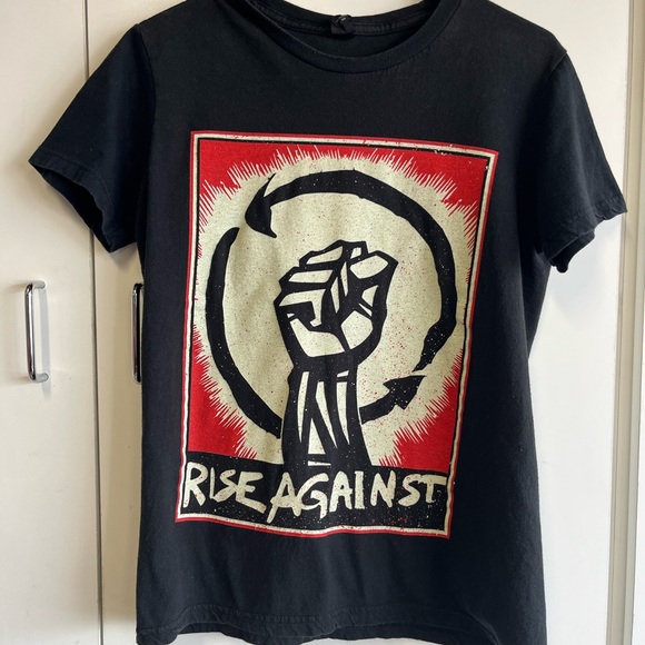 Rise Against Band T-shirt. Extra small. Black, preowned, good condition. - Picture 1 of 3